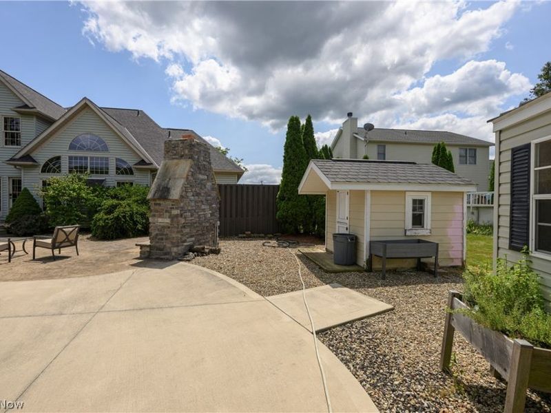 827 Mesa Verde Drive, Barberton, OH 44203 Photo 10