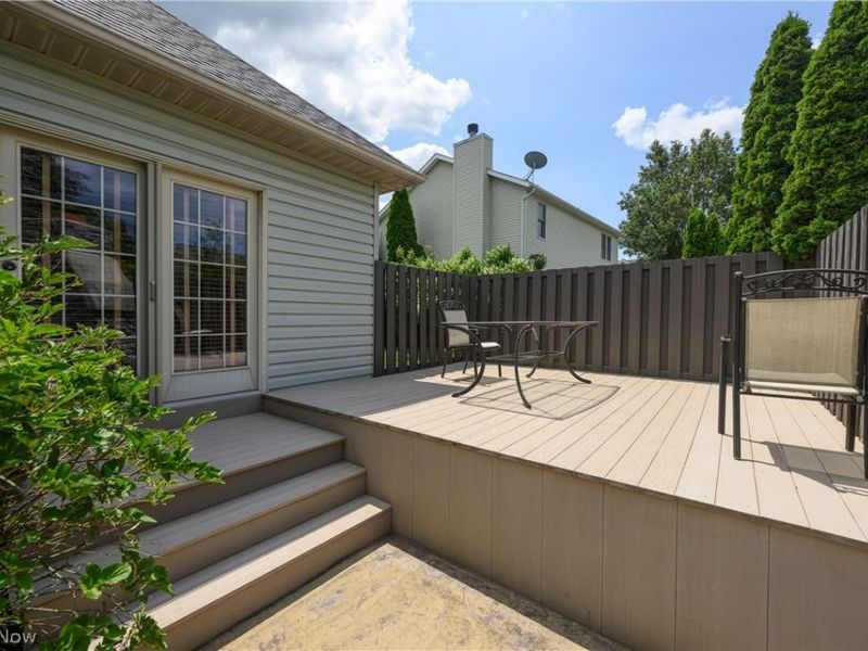 827 Mesa Verde Drive, Barberton, OH 44203 Photo 12