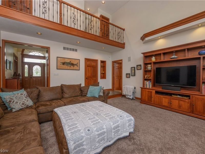 827 Mesa Verde Drive, Barberton, OH 44203 Photo 19