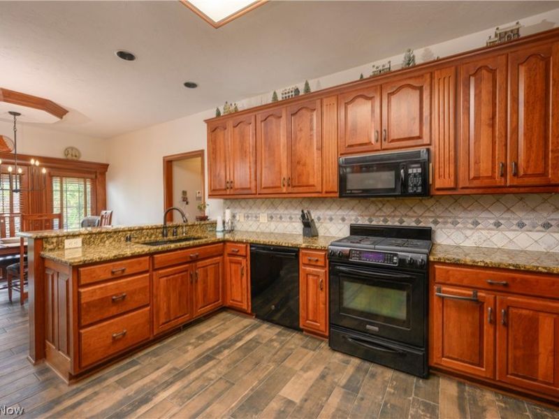 827 Mesa Verde Drive, Barberton, OH 44203 Photo 22