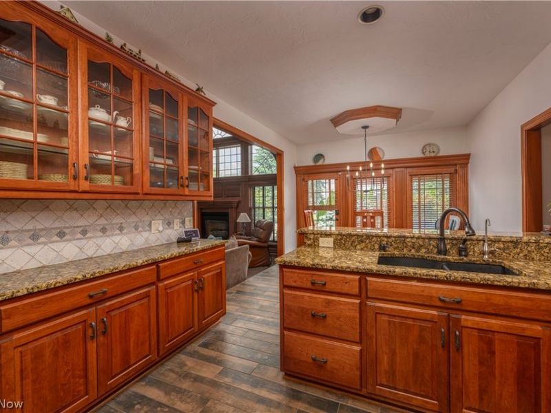 827 Mesa Verde Drive, Barberton, OH 44203 Photo 23