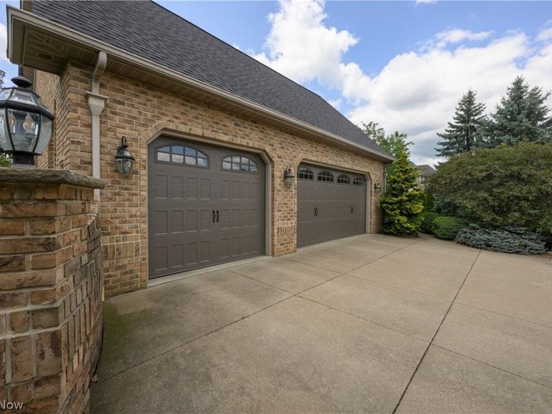 827 Mesa Verde Drive, Barberton, OH 44203 Photo 3