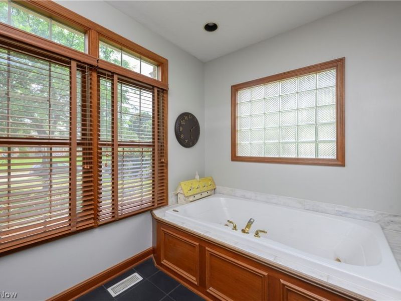827 Mesa Verde Drive, Barberton, OH 44203 Photo 30