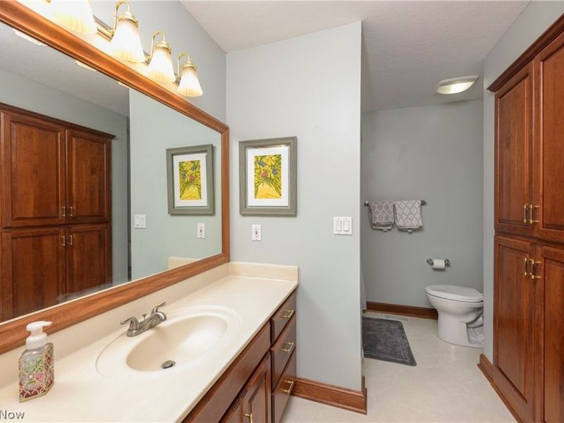 827 Mesa Verde Drive, Barberton, OH 44203 Photo 32