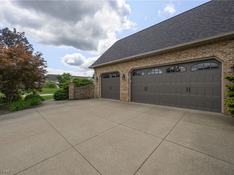 827 Mesa Verde Drive, Barberton, OH 44203 Photo 4