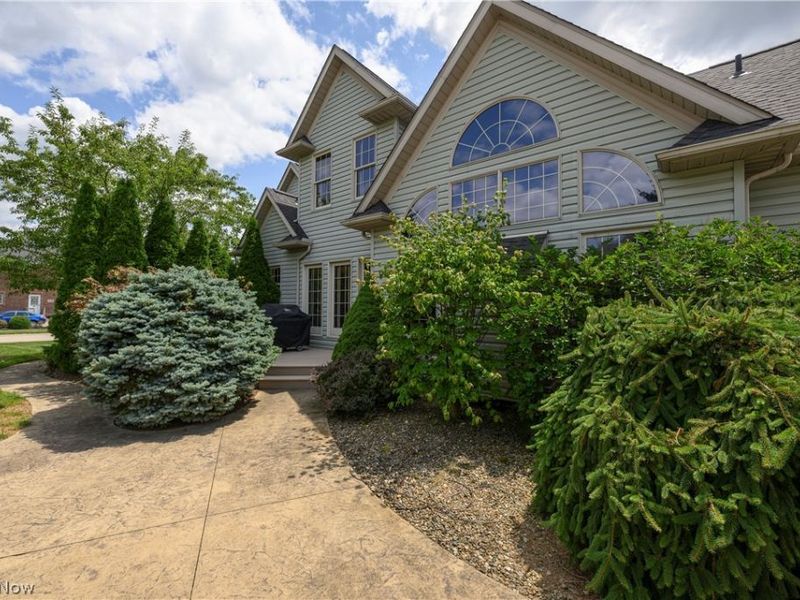 827 Mesa Verde Drive, Barberton, OH 44203 Photo 6