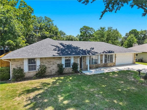8217 Meadow Drive, Fort Smith, AR 72908