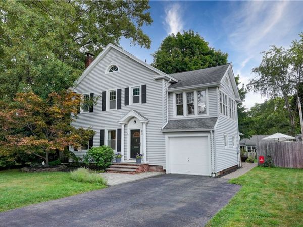83 Dewey Avenue , Fairport, NY 14450