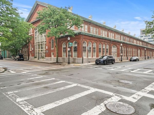 106 13th St, Unit 212, Boston, MA 02129