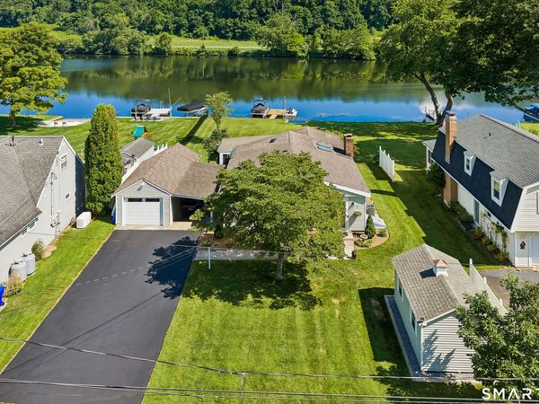 52 Housatonic, Newtown, CT 06482
