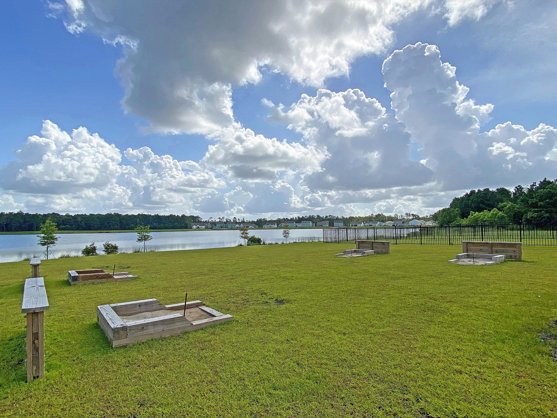 562 Pontoon Road Photo 45