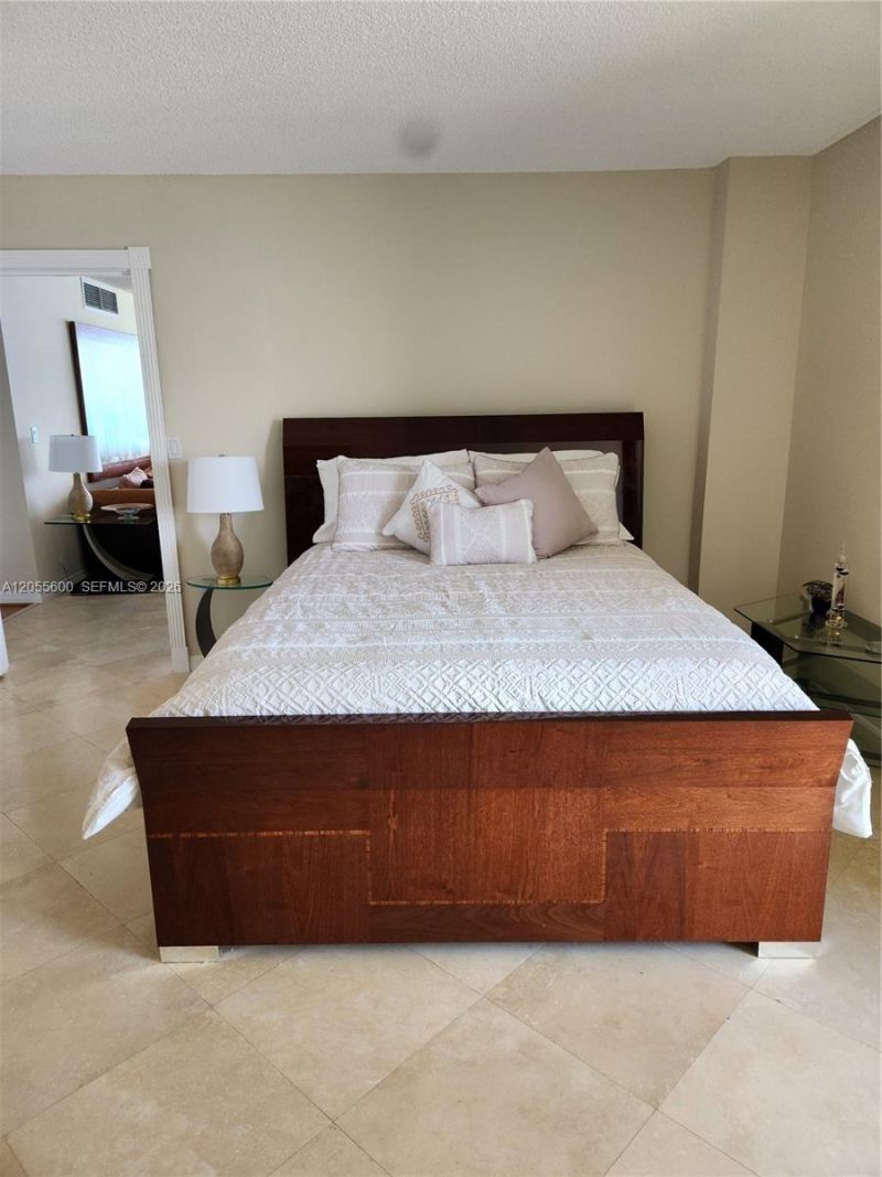 5460 N Ocean Dr, Unit 4B, Singer Island, FL 33404 Photo
