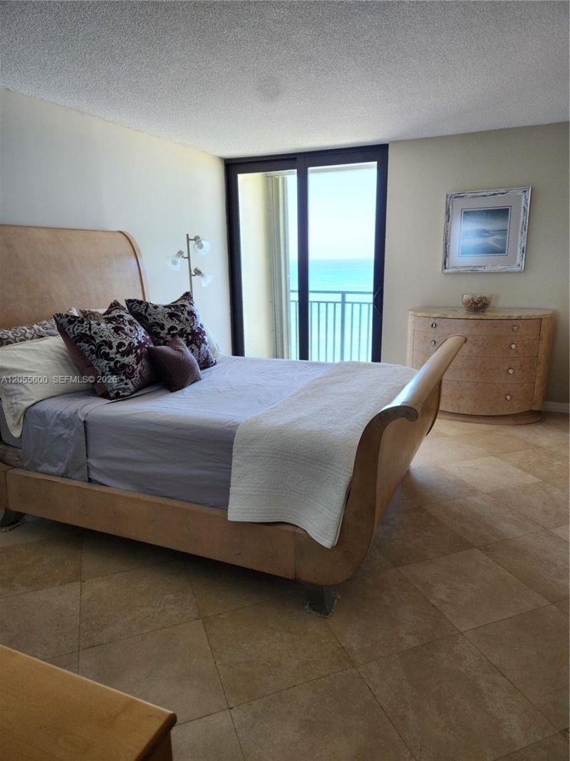 5460 N Ocean Dr, Unit 4B, Singer Island, FL 33404 Photo