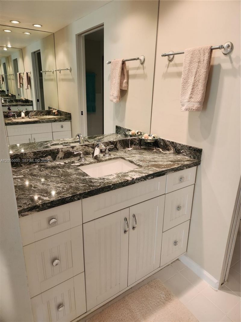 5460 N. Ocean Dr , Unit 4B, Singer Island, FL 33404 Photo