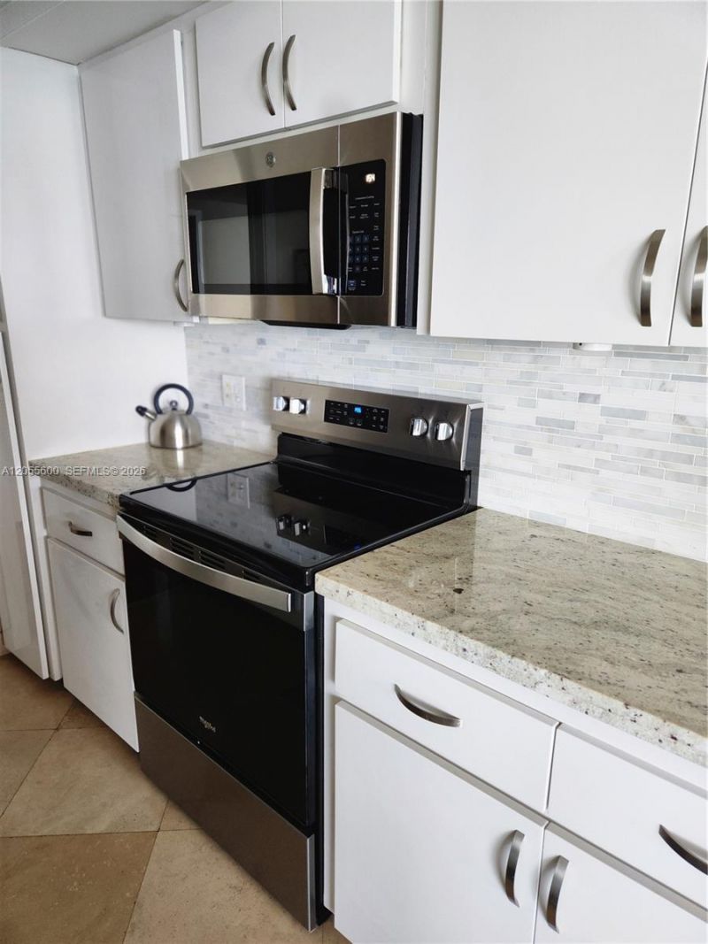 5460 N Ocean Dr, Unit 4B, Singer Island, FL 33404 Photo