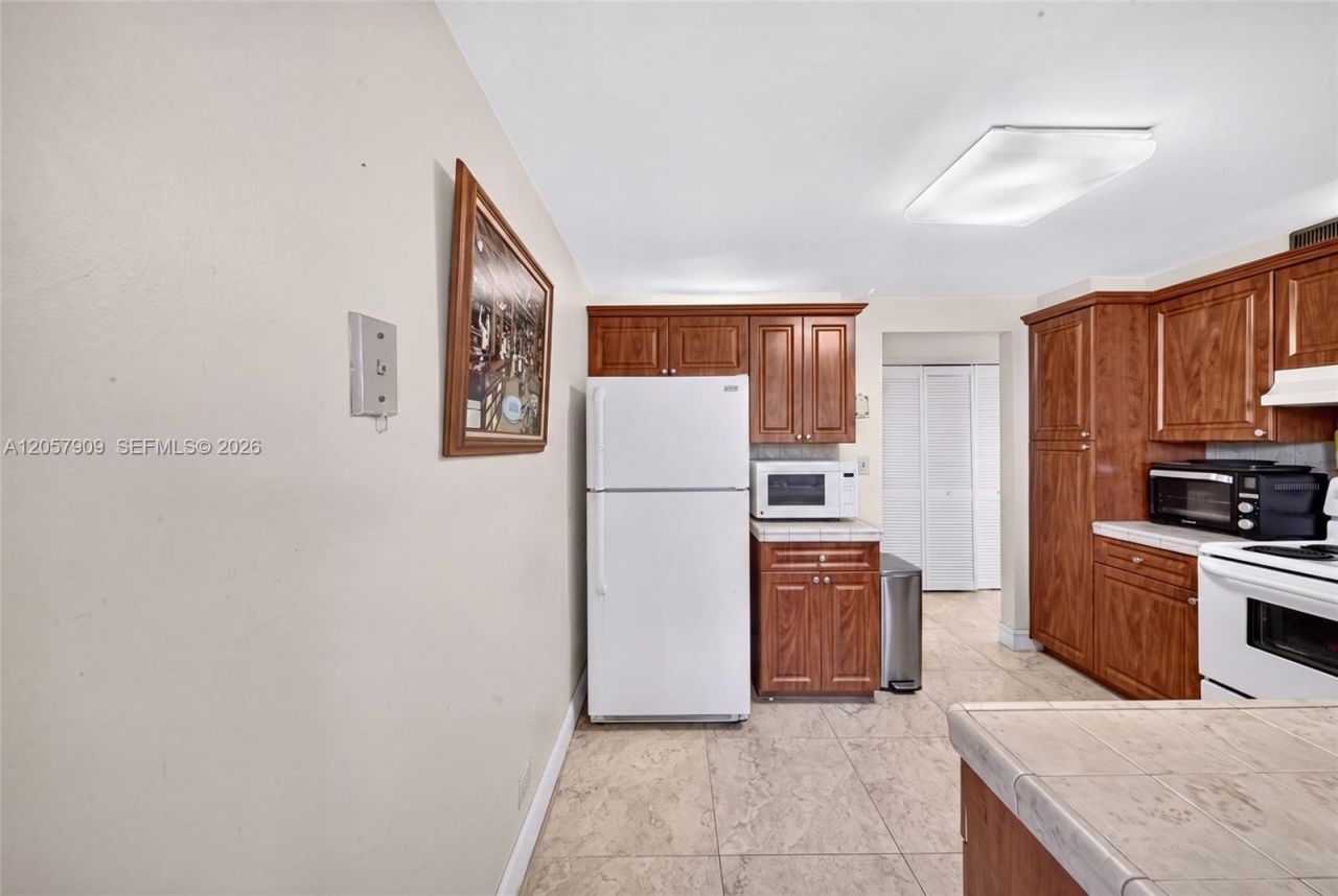 6666 SW 115th Ct , Unit 301, Miami, FL 33173 Photo