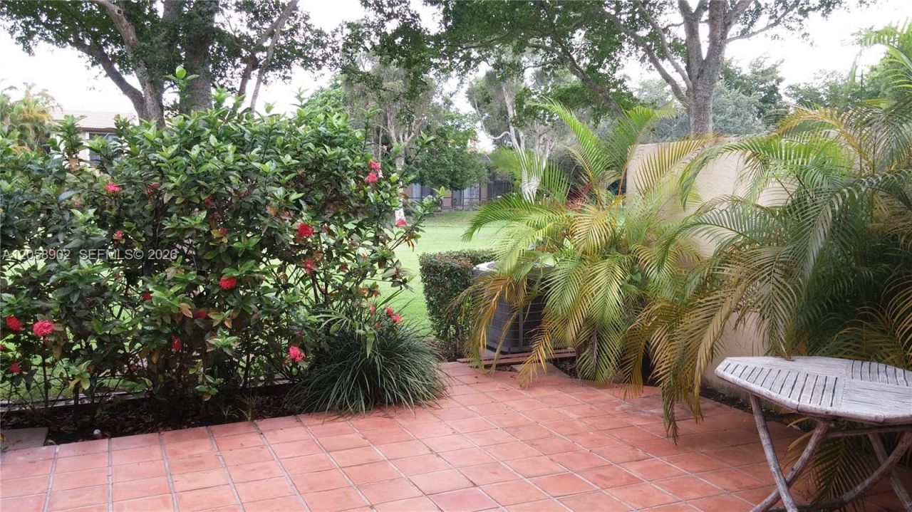 3917 Adra Ave, Unit E-46A, Doral, FL 33178 Photo