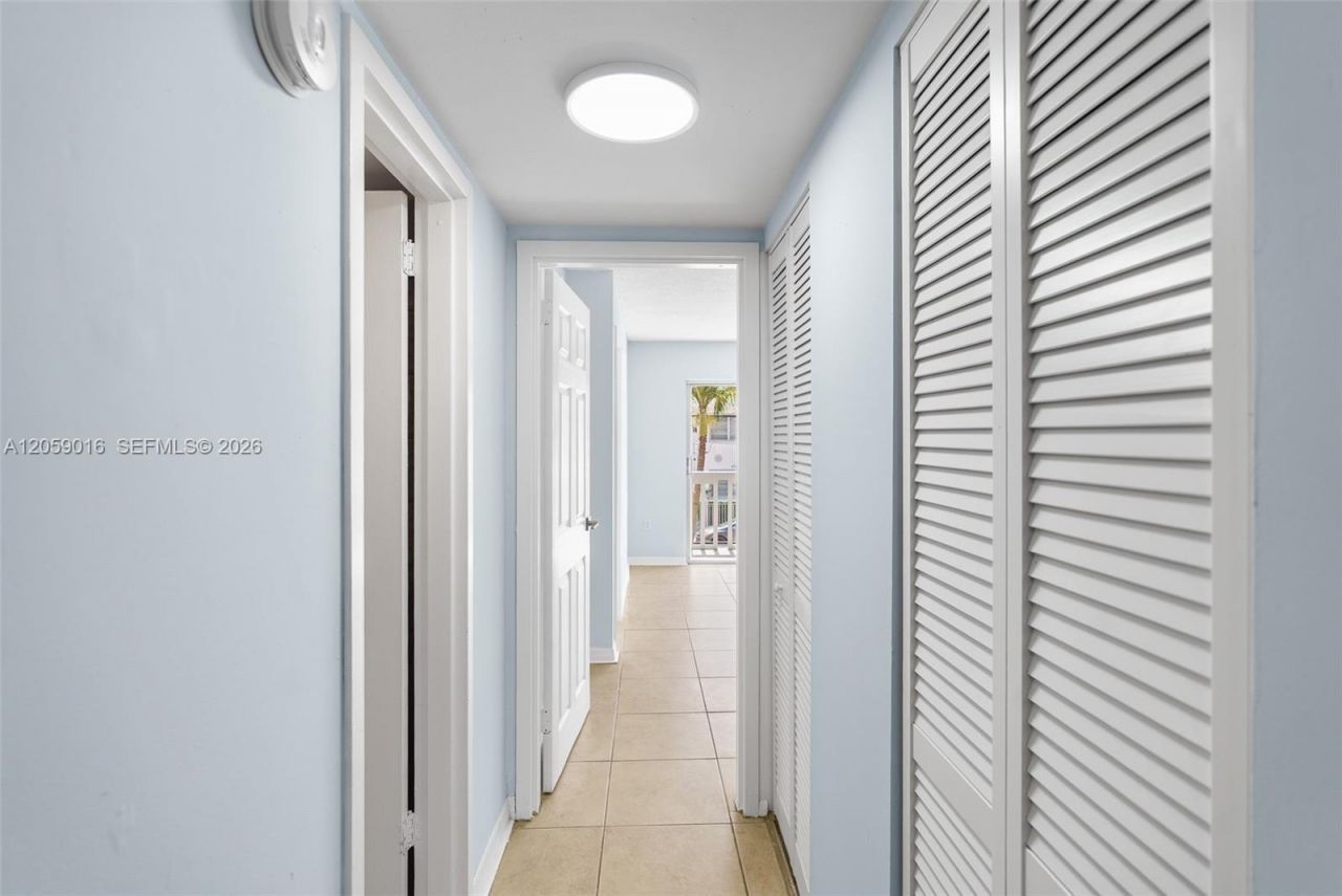 7620 Carlyle Ave , Unit 206, Miami Beach, FL 33141 Photo
