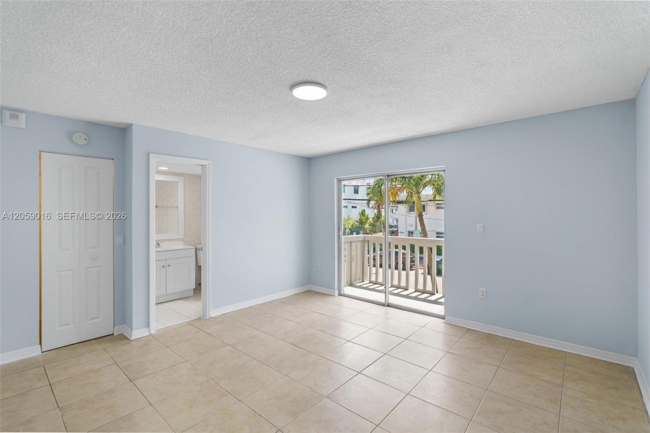 7620 Carlyle Ave , Unit 206, Miami Beach, FL 33141 Photo