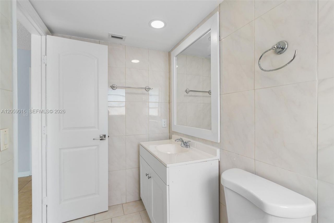 7620 Carlyle Ave , Unit 206, Miami Beach, FL 33141 Photo