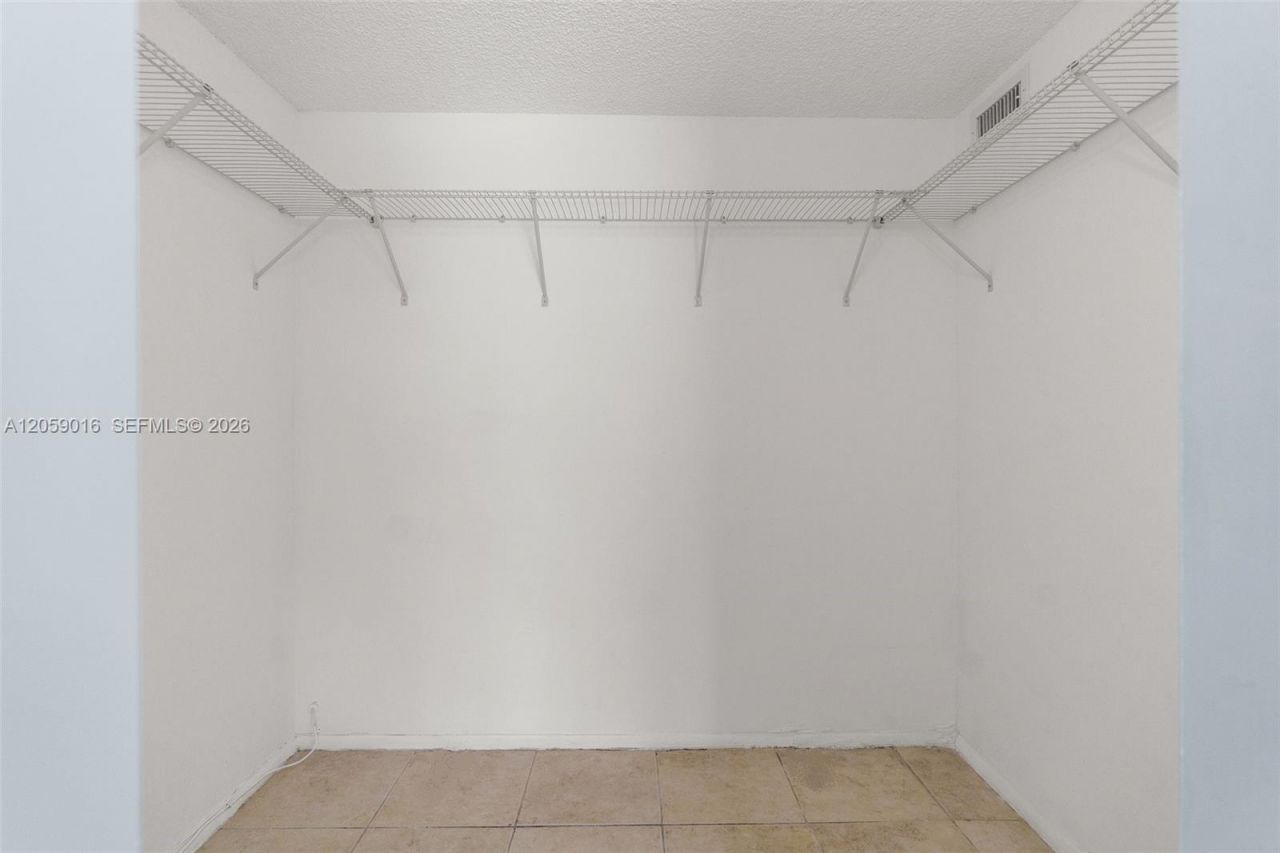 7620 Carlyle Ave , Unit 206, Miami Beach, FL 33141 Photo