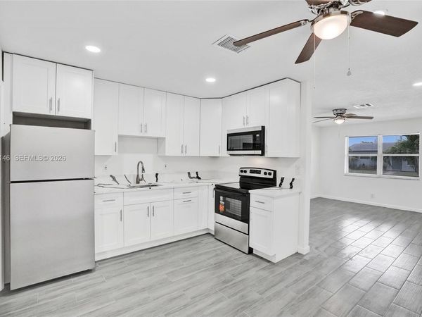 5900 NW 19th St , Unit B, Sunrise, FL 33313