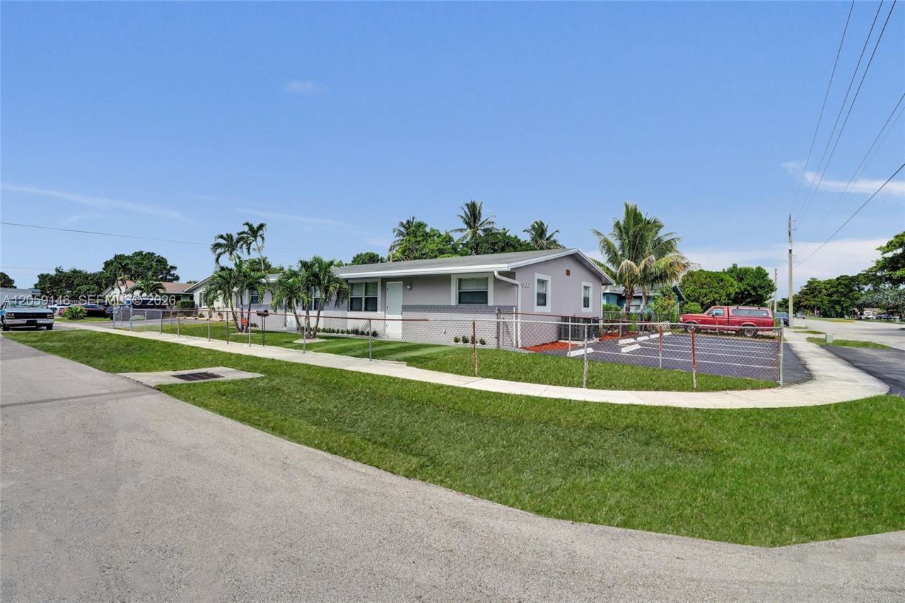 5900 NW 19th St, Unit B, Sunrise, FL 33313 Photo