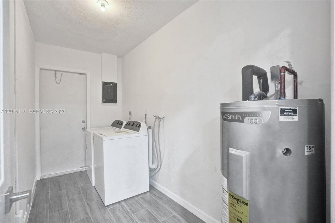 5900 NW 19th St, Unit B, Sunrise, FL 33313 Photo