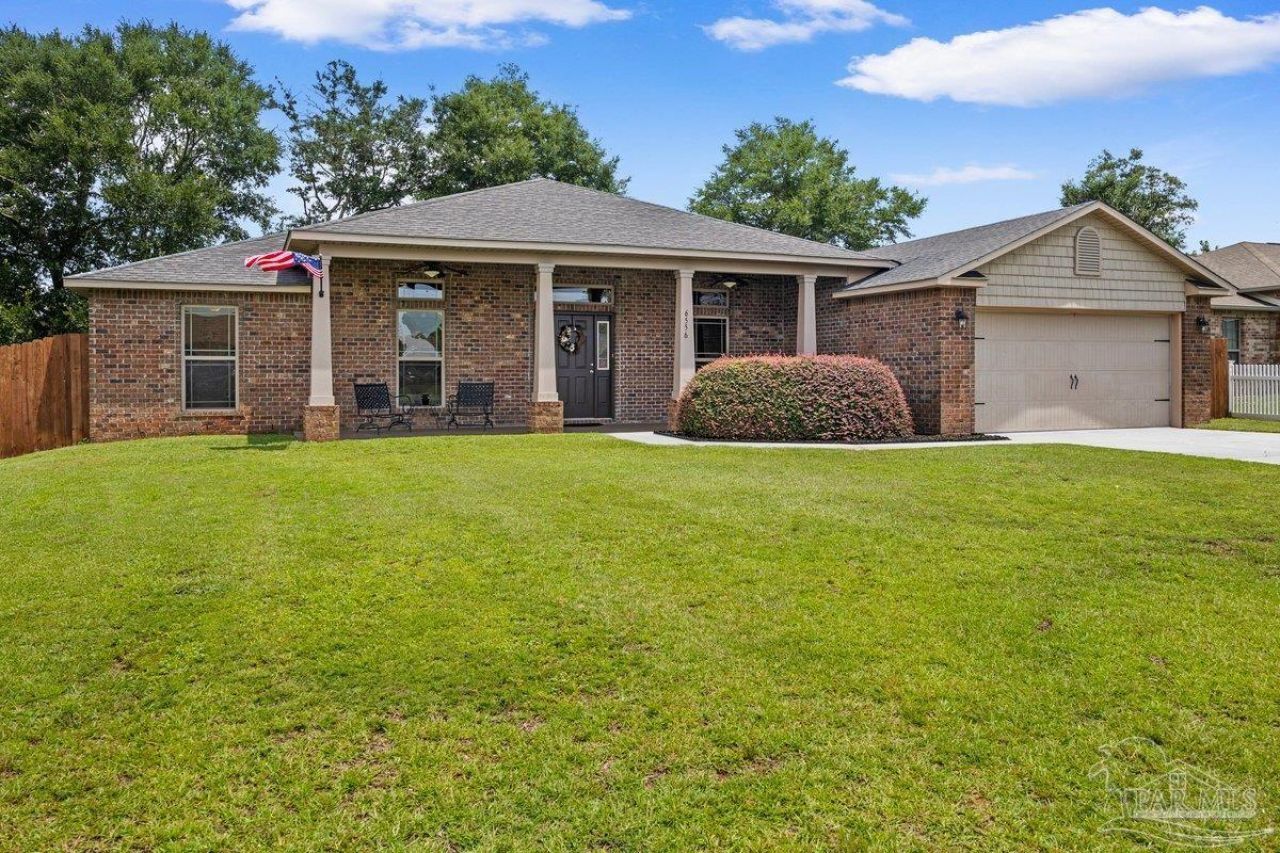 6556 Fall St, Milton, FL 32570 Main Photo