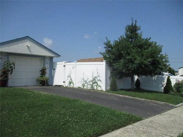 835 Washington Avenue, Westbury, NY 11590