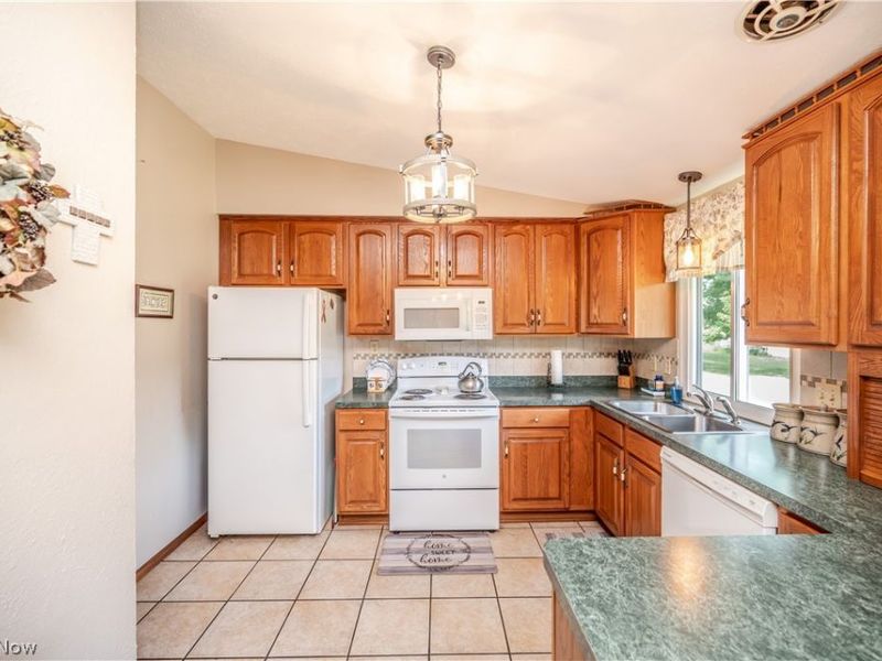 6142 Fairview Road, Austintown, OH 44515 Photo 12