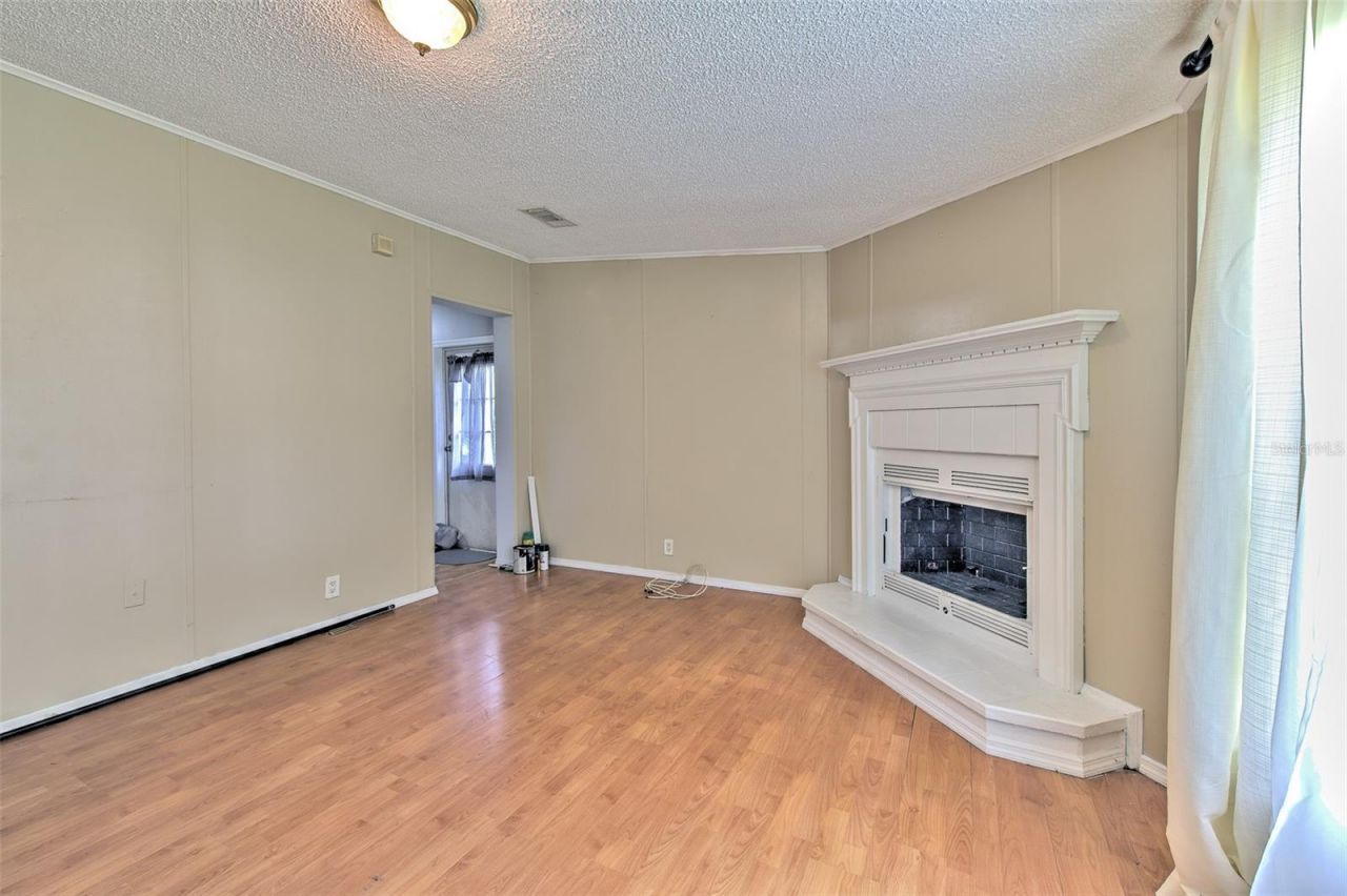 1606 N Kingsway Rd , Seffner, FL 33584 Photo