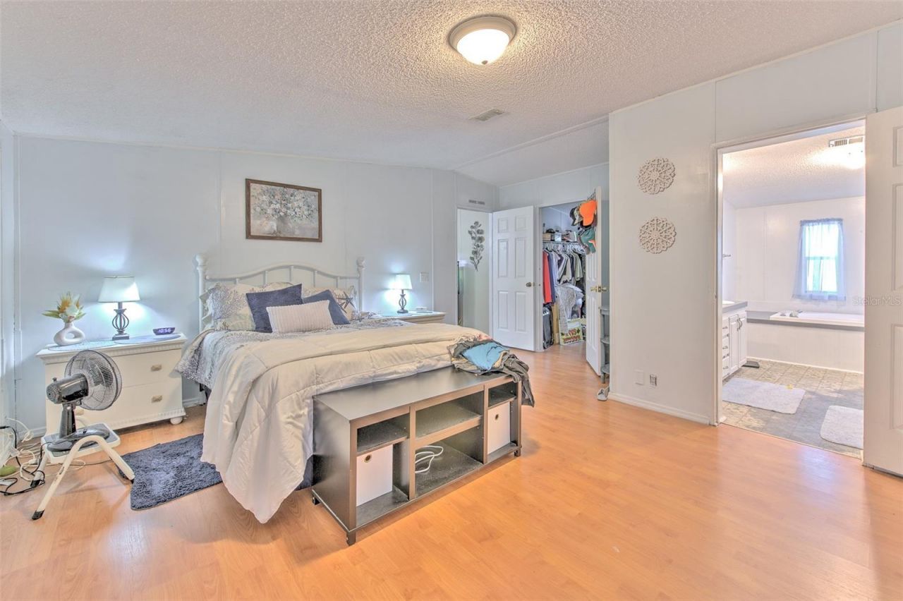 1606 N Kingsway Rd , Seffner, FL 33584 Photo