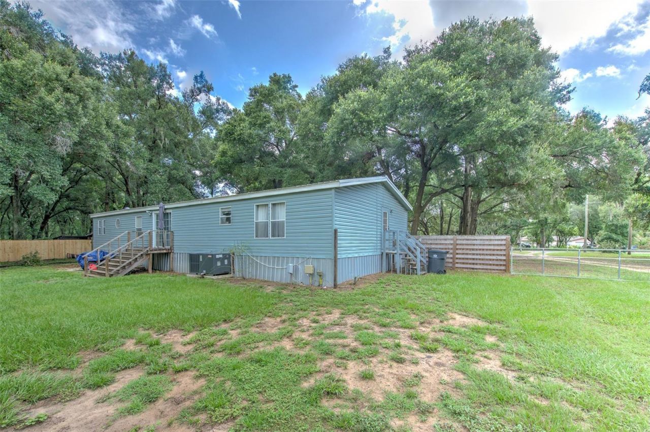 1606 N Kingsway Rd , Seffner, FL 33584 Photo
