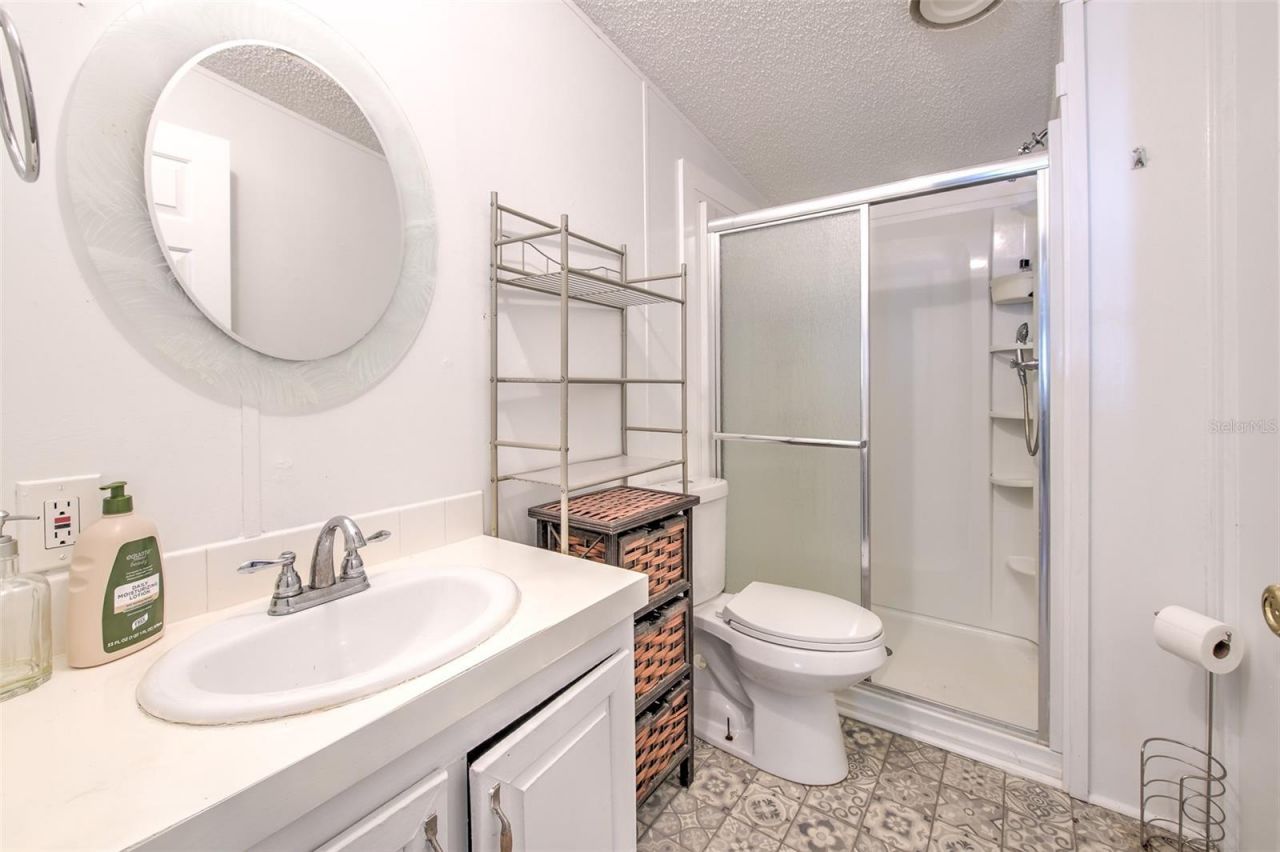 1606 N Kingsway Rd , Seffner, FL 33584 Photo