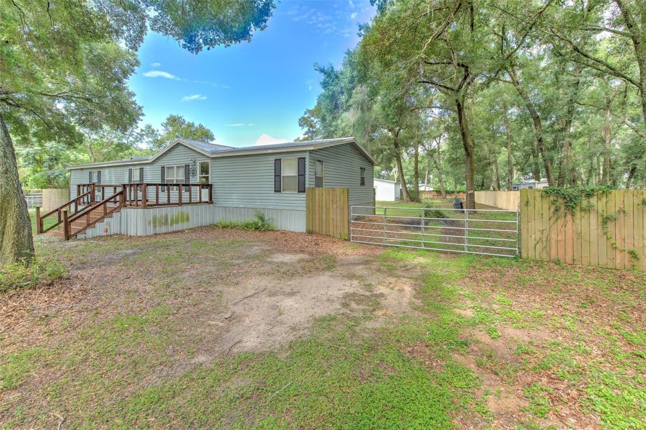 1606 N Kingsway Rd , Seffner, FL 33584 Photo