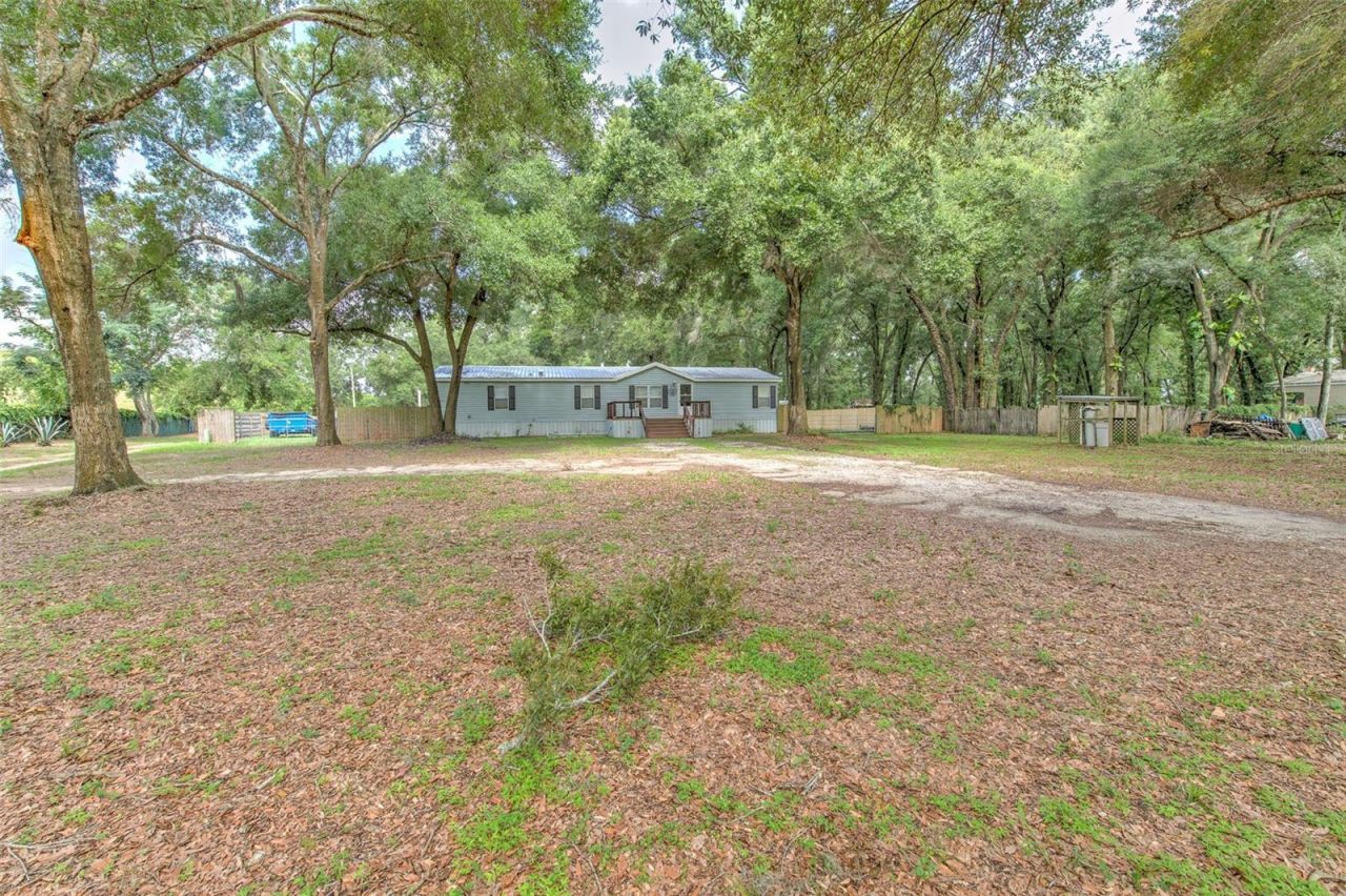 1606 N Kingsway Rd , Seffner, FL 33584 Photo
