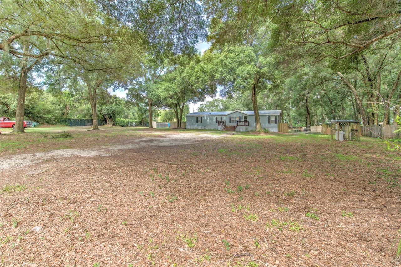 1606 N Kingsway Rd , Seffner, FL 33584 Photo