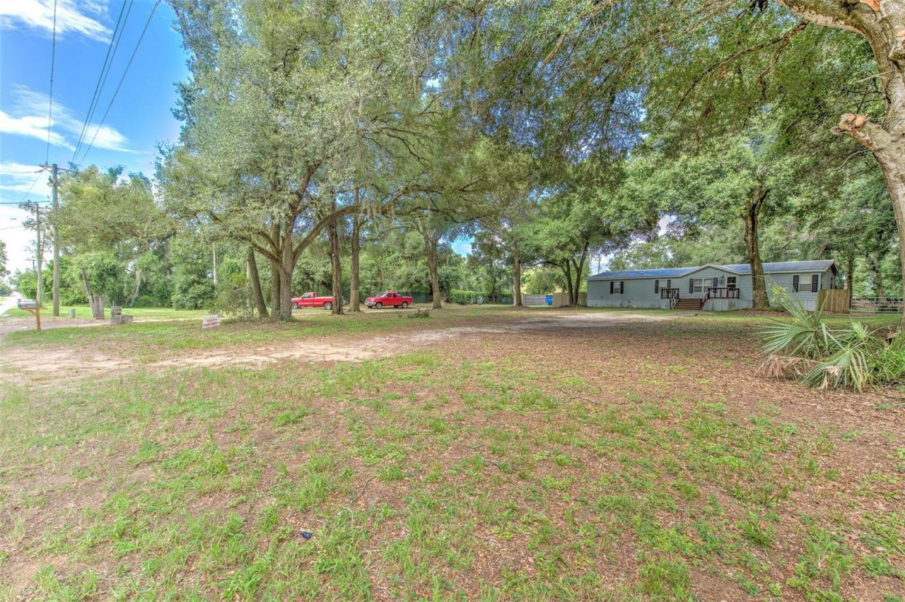 1606 N Kingsway Rd , Seffner, FL 33584 Photo