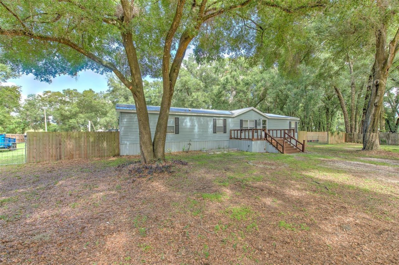 1606 N Kingsway Rd , Seffner, FL 33584 Photo