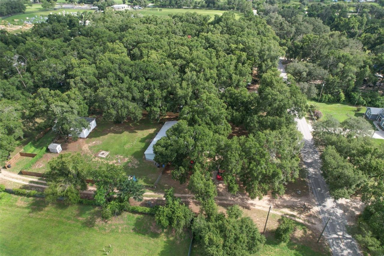1606 N Kingsway Rd , Seffner, FL 33584 Photo