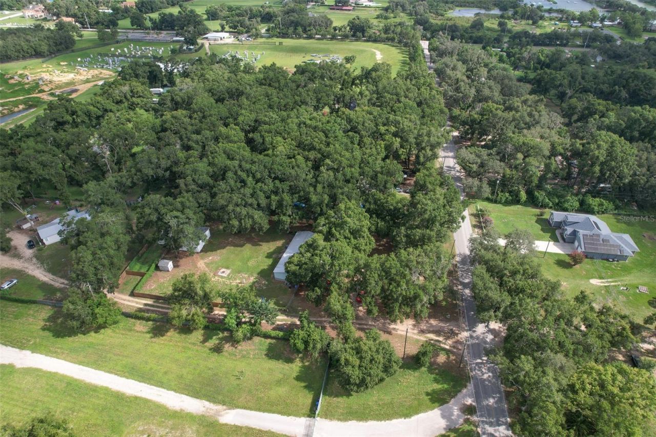 1606 N Kingsway Rd , Seffner, FL 33584 Photo