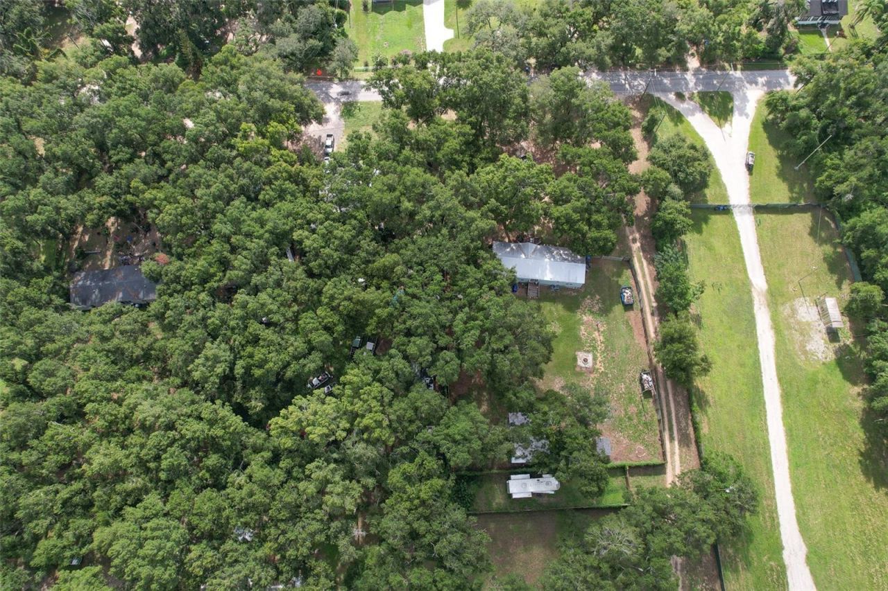 1606 N Kingsway Rd , Seffner, FL 33584 Photo