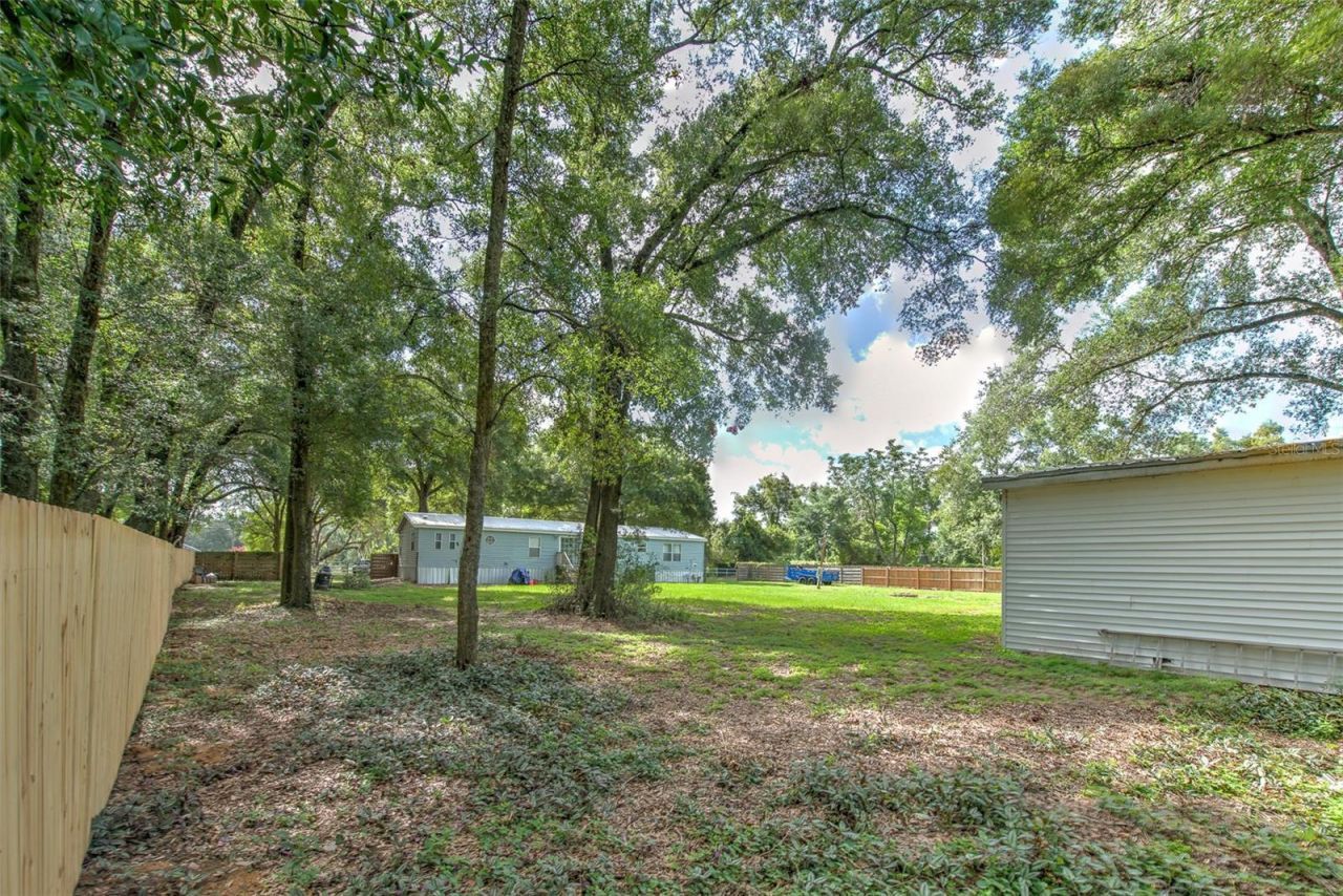 1606 N Kingsway Rd , Seffner, FL 33584 Photo