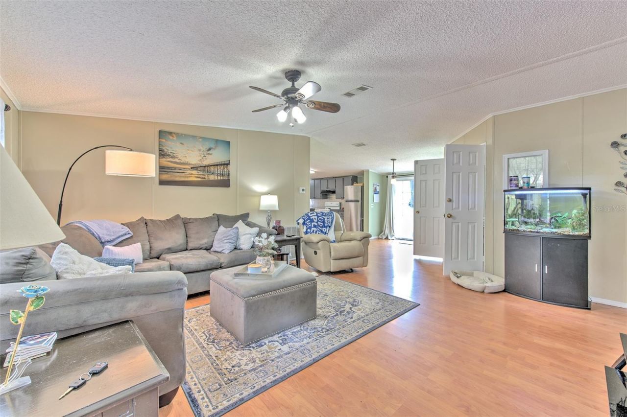 1606 N Kingsway Rd , Seffner, FL 33584 Photo