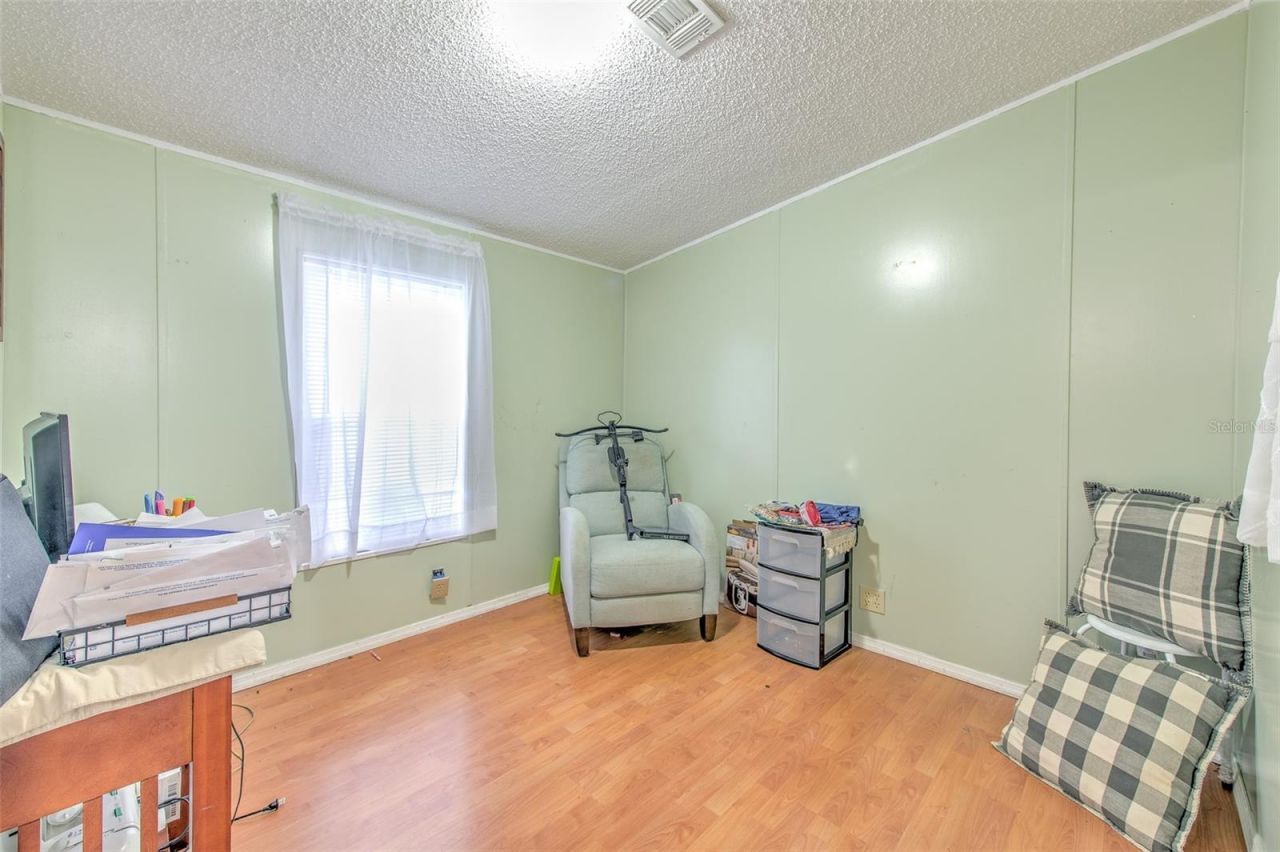 1606 N Kingsway Rd , Seffner, FL 33584 Photo