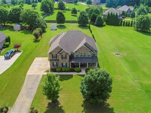 213 Manresa Court , Hampton, GA 30228