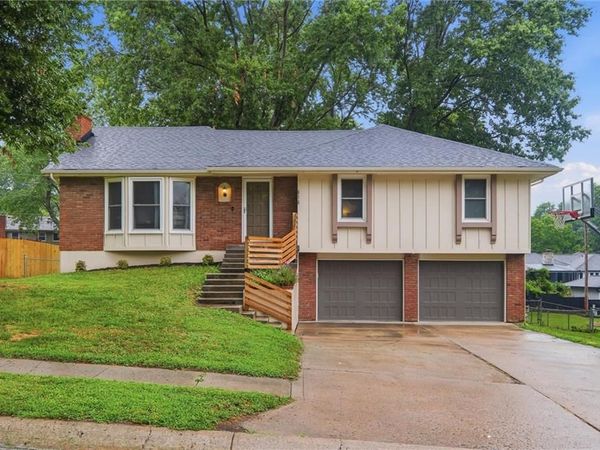 414 Kingsley Avenue, Liberty, MO 64068