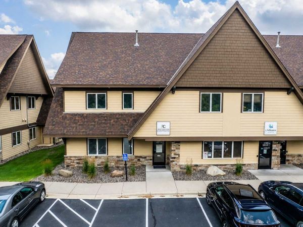 2103 County Road D E, Unit A, Maplewood, MN 55109
