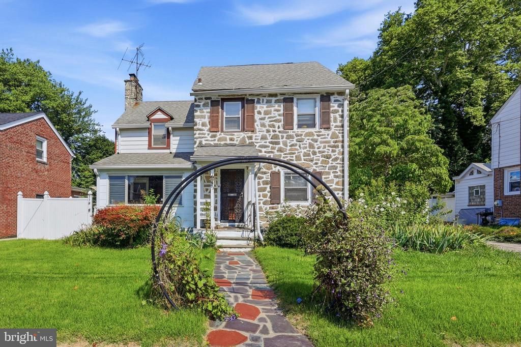 23 E PROVIDENCE ROAD, LANSDOWNE, PA 19050
